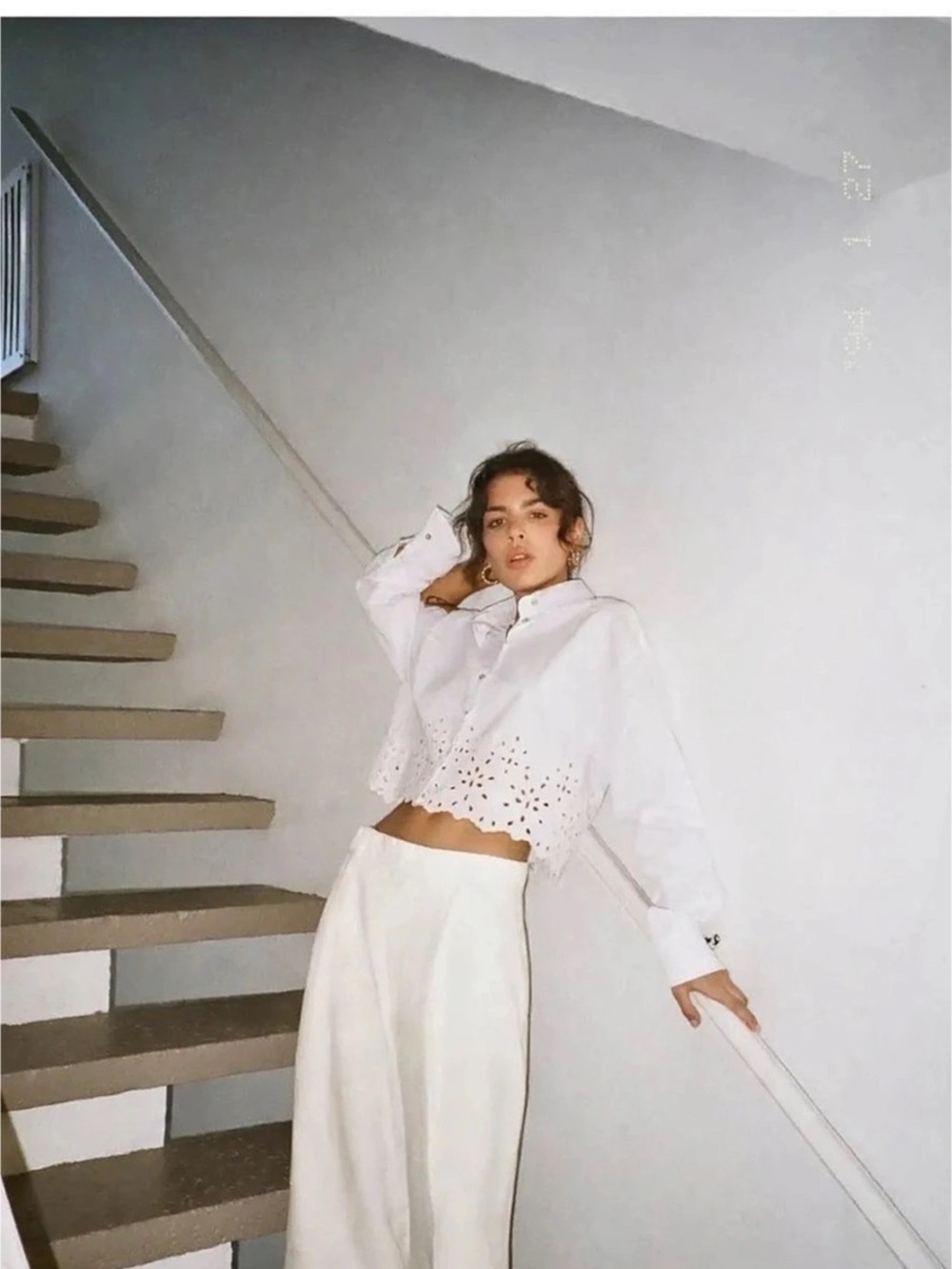 ZARA White Eyelet Broderie Cropped Button-Up Shirt Size M Long Sleeve
